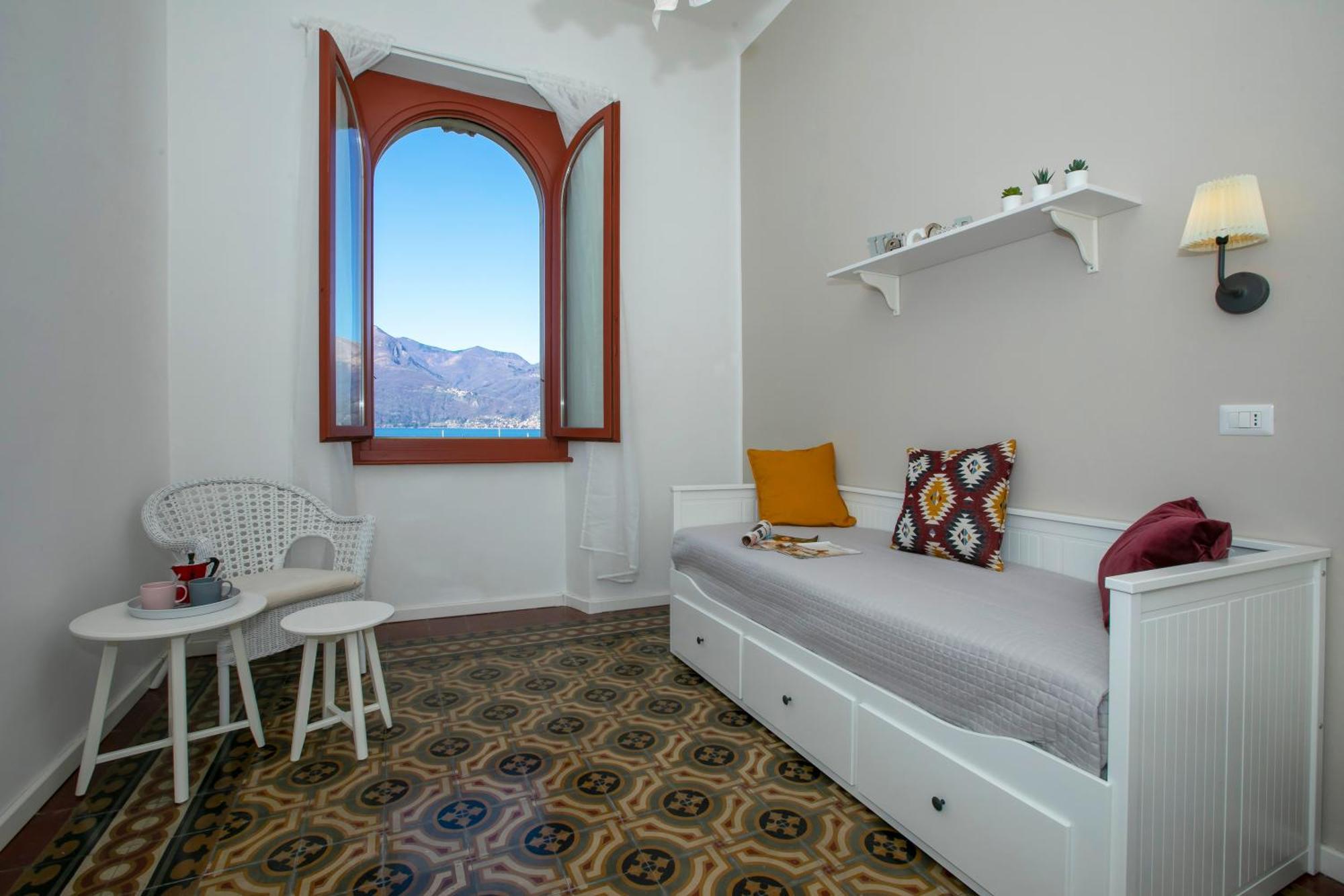 Ferienwohnung Residenza Gardenia Luino Exterior foto